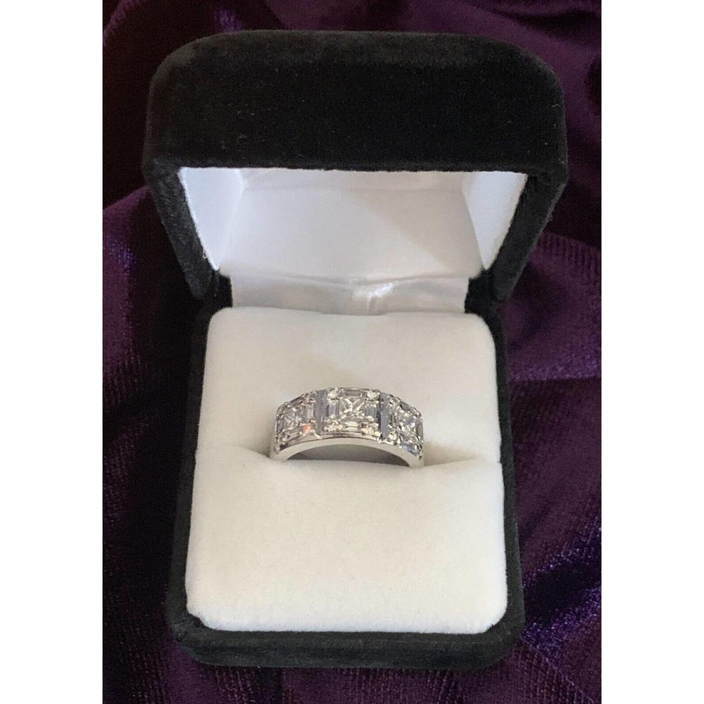 14K White Gold .9 TOTAL CARAT Princess Cut 3 Stone Diamond Ring Size 8